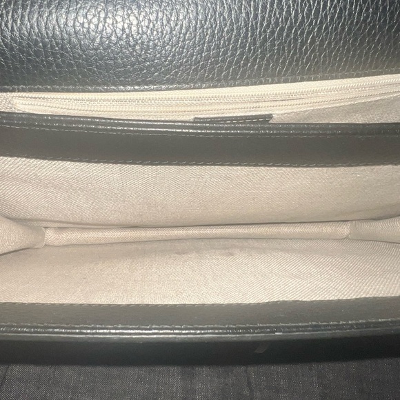 Gucci Black and Gold Crossbody Bag with Iconic GG Logo - Picture 3 of 15